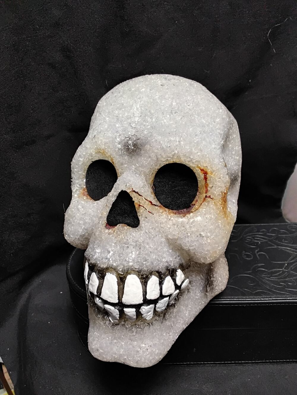 Halloween Fall skeleton head lights up by Seasons pop corn plastic